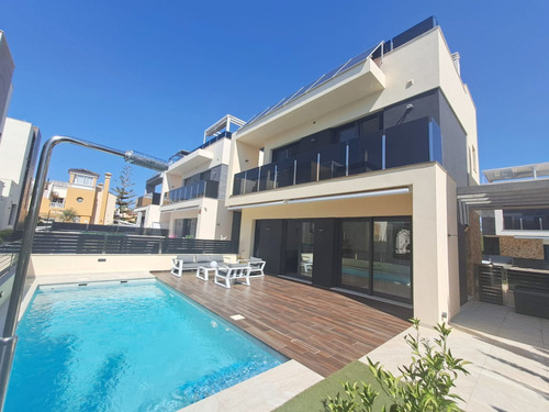 Foto - Haus in Cabo Roig, Alicante - 499.999,00&nbsp;EUR Kaufpreis, ca.&nbsp; 201,00&nbsp;m&sup2;