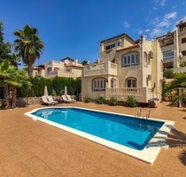 Haus in Villamartin, Alicante - 495.000,00&nbsp;EUR Kaufpreis, ca.&nbsp; 387,00&nbsp;m&sup2; in Villamartin (PLZ: )