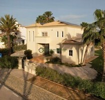 Haus in Quarteira, Faro - 2.500.000,00 EUR Kaufpreis, ca. 1.167,00 m² in Quarteira (PLZ: ) Haus in Quarteira, Faro - 2.500.000,00 EUR Kaufpreis, ca. 1.167,00 m² in Quarteira (PLZ: )