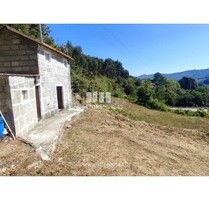 Landhaus in Baiao, Porto - 55.000,00&nbsp;EUR Kaufpreis, ca.&nbsp; 7.650,00&nbsp;m&sup2; in Baiao (PLZ: )
