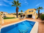 Foto - Haus in Villamartin, Alicante - 385.000,00&nbsp;EUR Kaufpreis, ca.&nbsp; 220,00&nbsp;m&sup2;