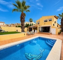 Haus in Villamartin, Alicante - 385.000,00&nbsp;EUR Kaufpreis, ca.&nbsp; 220,00&nbsp;m&sup2; in Villamartin (PLZ: )