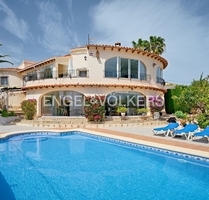 Haus in Calpe, Alicante - 795.000,00&nbsp;EUR Kaufpreis, ca.&nbsp; 1.000,00&nbsp;m&sup2; in Calpe (PLZ: )