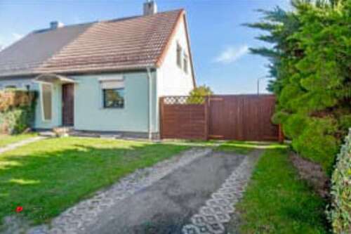 Hausansicht - 4 Zimmer Doppelhaushälfte in Magdeburg
