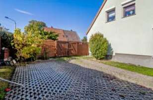 Stellplatzflächen - Doppelhaushälfte mit 70,00 m² in Magdeburg zum Kaufen