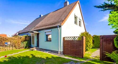 Hausansicht - 4 Zimmer Doppelhaushälfte zum Kaufen in Magdeburg