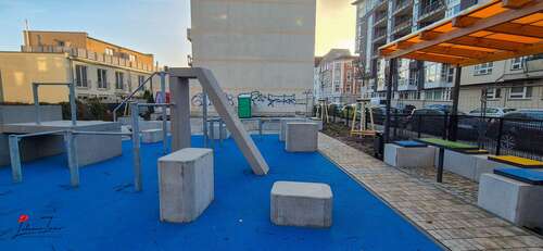 Sportpark direkt gegenüber - 