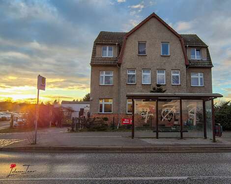 Gebäudeansicht - 11 Zimmer Mehrfamilienhaus, Wohnhaus zum Kaufen in Schönefeld