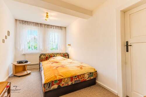 Schlafzimmer (OG) - 