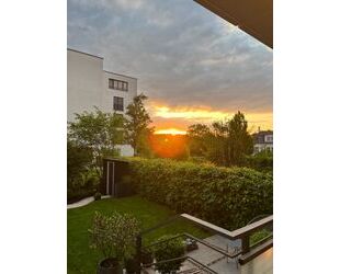 Exklusiv möbilierte 2-Zimmer-Erdgeschosswohnung mit Garten und Balkon - Stuttgart