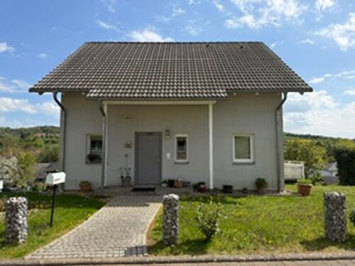 Foto - Sehr schönes Einfamilienhaus - 1.400,00&nbsp;EUR Kaltmiete, ca.&nbsp; 120,00&nbsp;m&sup2;&nbsp;Wohnfl&auml;che
