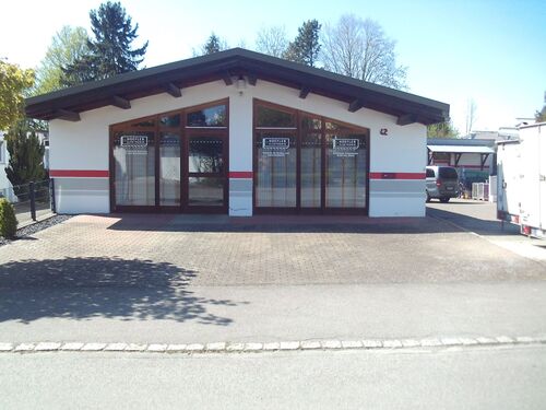 Foto - GeschäftshausHalleBüros, in 88400 Biberach (Hühnerfeld), MIschgebiet, zu verkaufen.