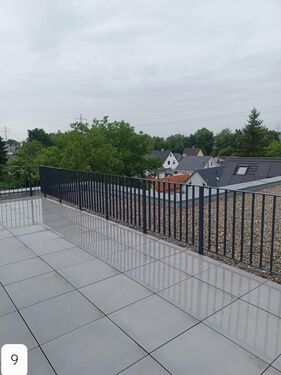 Foto - Komfortable 2-Zimmer-Wohnung mit Balkon und Dachterrasse