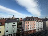 Foto - Über den Dächern von Neuhausen: 3 Zimmer, Traumblick & unschlagbar niedriges Wohngeld