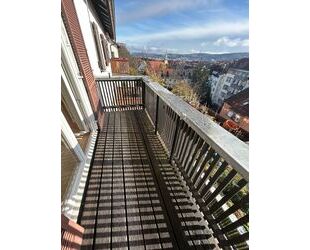 Zwei Zimmer mit Weitblick - Sanierte Wohnung im 1. OG und Balkon - Stuttgart
