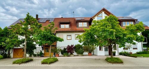 Foto - Stilvolle, neuwertige 3-Zimmer-DG-Wohnung mit Balkon und Einbauküche