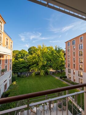 Foto - Investment-Rarität am Bavariapark: Gesamte Etage mit 4 Einheiten, Parkblick & XXL- Stellplätzen