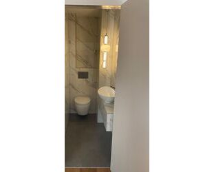 Großzügige, frisch sanierte 2-Zimmer-Wohnung mit Loggia und Blick ins Grüne - Maintal