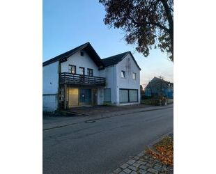 Zwei Einfamilienhäuser mit viel Platz im Zentrum von 84085 Langquaid