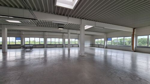 Foto - Provisionsfreie Gewerbefläche nahe Hamburg: helle Lager-, Produktions- & Bürohalle 450–1.100 m²