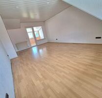 Bezugsfreie 2-Zimmer-DG-Wohnung (71 m²) mit Winterbalkon & Stellplatz in Walldorf - Mörfelden-Walldorf