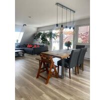 Moderne, großzügige Wohnung mit 5,5 Zimmern, Balkon, Terasse, EBK in Sindelfingen