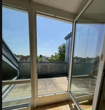 Foto - 4- Zimmer DG Wohnung mit Südbalkon befristete Vermietung 18 Monate