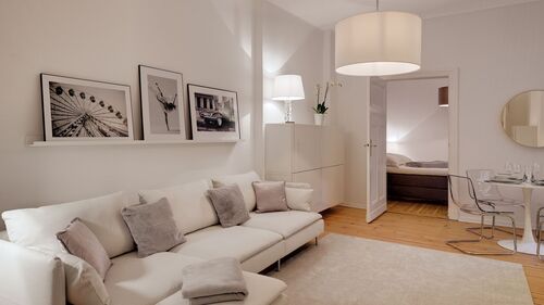 Foto - Fully furnished !! Ruhig, toll, neu & hell 2 Zi-Altbau in Tiergarten am Bundesratufer !!