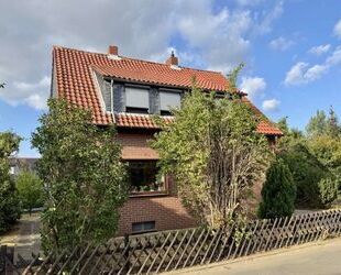 Einfamilienhaus mit großem Grundstück und zwei Garagen in Vienenburg - Wiedelah - Goslar