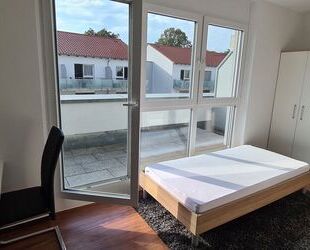 Schöne, neuwertige 1-Zimmer Wohnung mit SW Dachterrasse und EBK in Ingolstadt