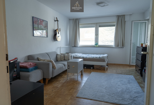 Zimmer1 Ansicht 1 - Helle 3-Zimmer mit Balkon – zentral mit Stellplatz
