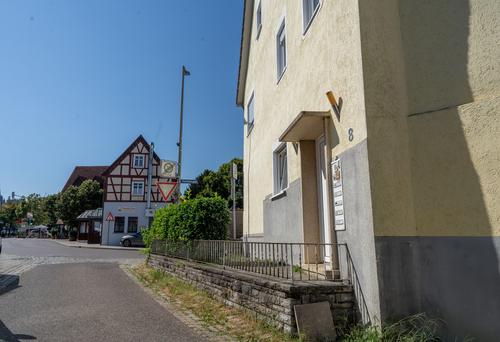Hauseingang - 3 Zimmer 3- Zimmerwohnung zum Kaufen in Winterbach