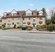 ofort frei: Gepflegte 2-Zimmer-Erdgeschosswohnung mit großem Balkon & Tiefgaragenstellplatz - Bad Sassendorf