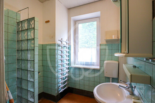 EG - Gäste-WC mit Dusche - 6 Zimmer Einfamilienhaus in Petershagen-Eggersdorf / Eggersdorf