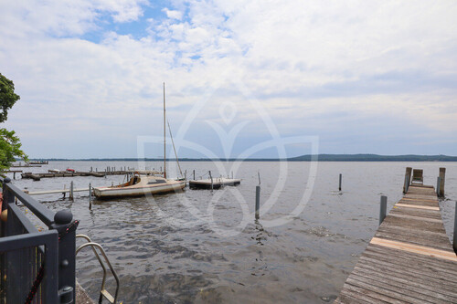 direkter Wasserzugang und Bootsliegeplatz - 