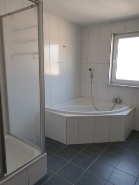 Badezimmer - Reihenendhaus mit 177,00 m&sup2; in Queidersbach zum Kaufen