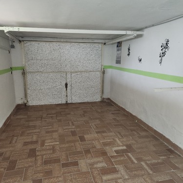 Garage mit separatem Zugang - 