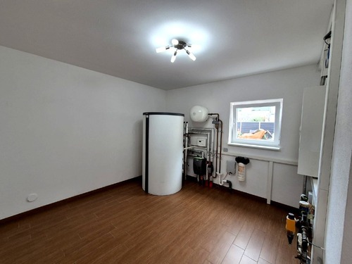 Heizungsraum mit abgeteiltem HWR - 