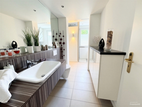Badezimmer - (KI generiert) - 
