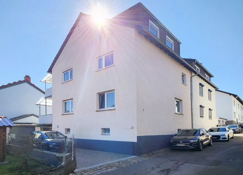 Haus Frontansicht - Gepflegtes Zuhause mit familienfreundlichem Ambiente und viel Platz in Erfenbach