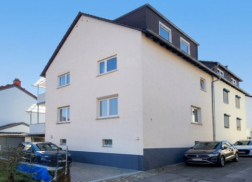 Haus Frontansicht - Gepflegtes Zuhause mit familienfreundlichem Ambiente und viel Platz in Erfenbach