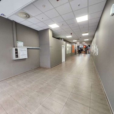 Flur zum FitX - Büro in Saarbrücken
