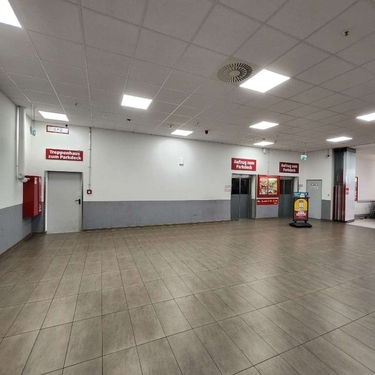 Fahrstühle und Treppenhaus - Büro in Saarbrücken zum Kaufen