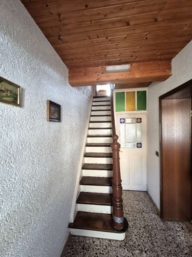 Holztreppe zum1 OG - 