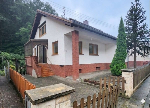Vorderansicht - 5 Zimmer Einfamilienhaus in Obernheim-Kirchenarnbach