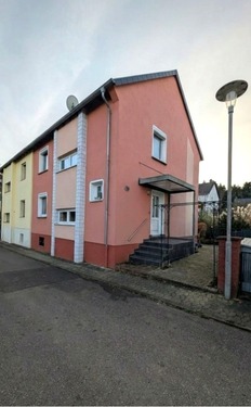 Seitenansicht - 5 Zimmer Doppelhaushälfte zum Kaufen in St. Ingbert