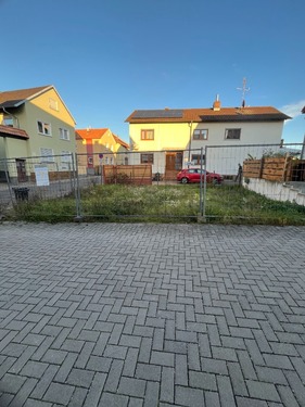 Seitenansicht Einfahrt - 