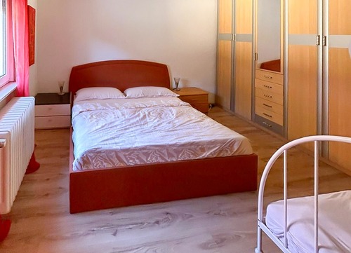 Schlafzimmer 2 OG - 