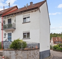 Vielseitiges Ein- bis Zweifamilienhaus: 8 Zimmer, 160 m², Traumgarten & Garage - Theisbergstegen