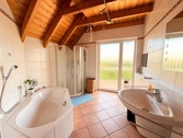 Badezimmer im OG - (KI generiert) - 